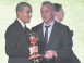 تتويج سفيان فيغولي بجائزة الكرة الذهبية لأحسن لاعب جزائري سنة 2012
