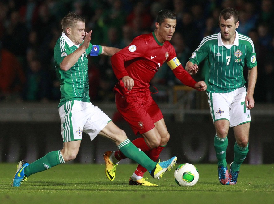 صور : صور مباراة البرتغال - ايرلندا الشمالية