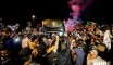 إستقبال الجماهير لـ حافلة الفريق في تورينو